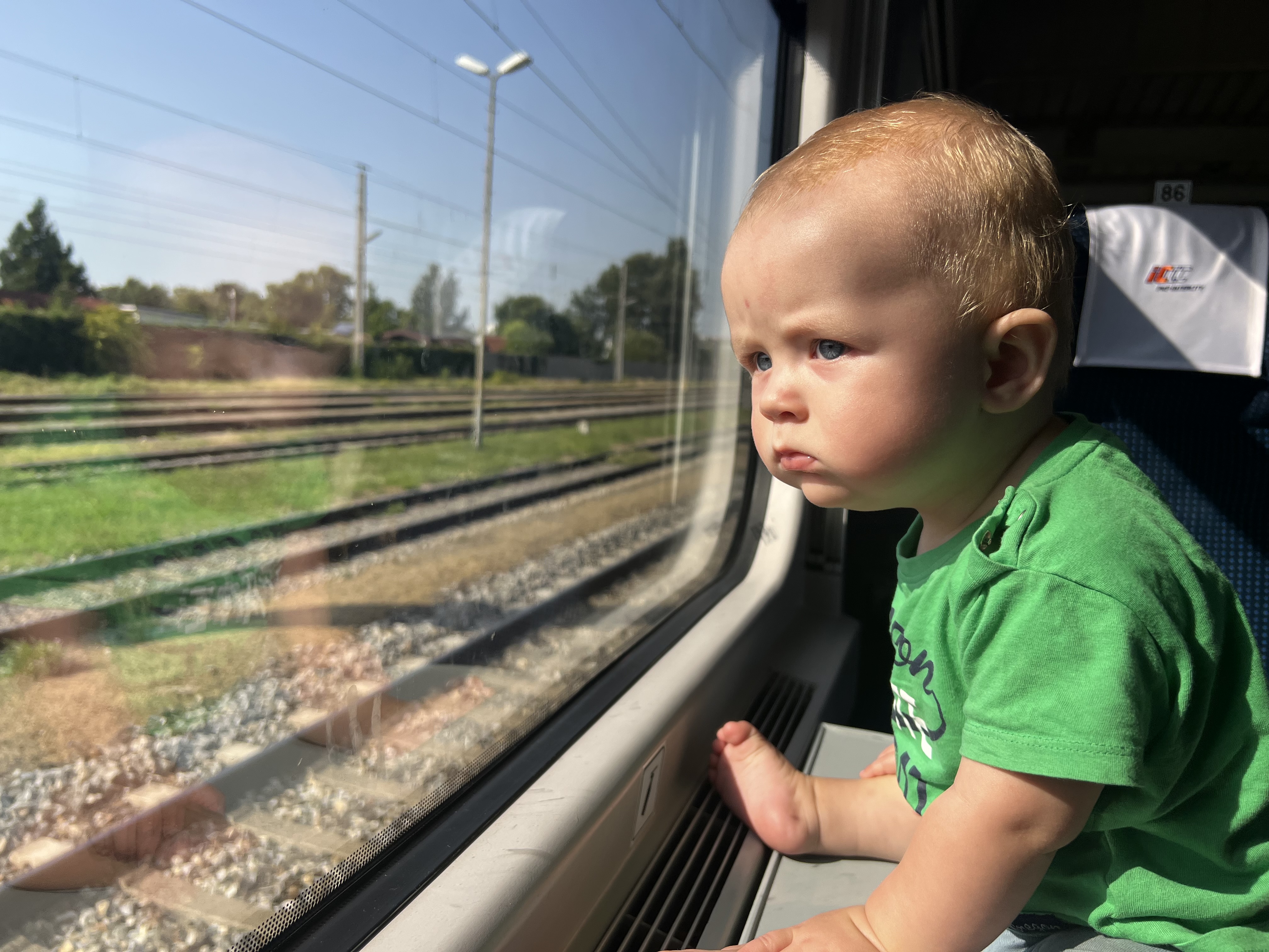 Tågluff med bebis i österled